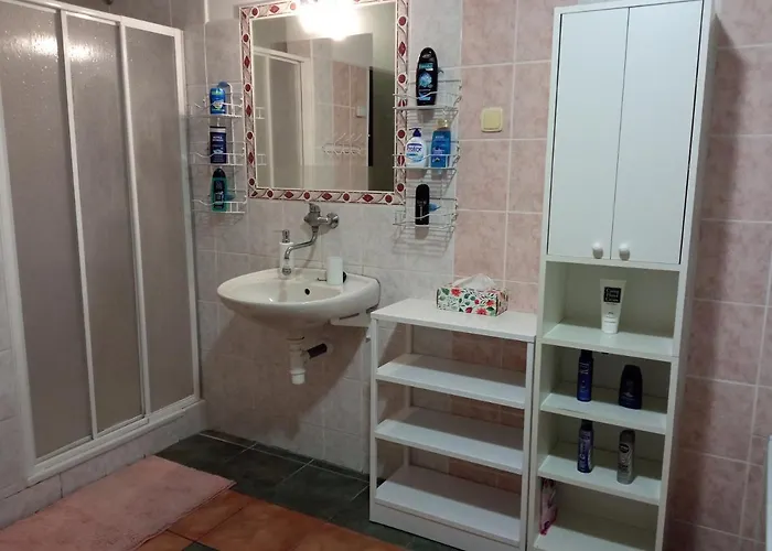 Cely Rodinny Dum Na Venkove Villa *