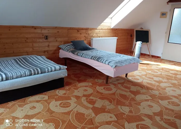 Cely Rodinny Dum Na Venkove فيلة Kouřim