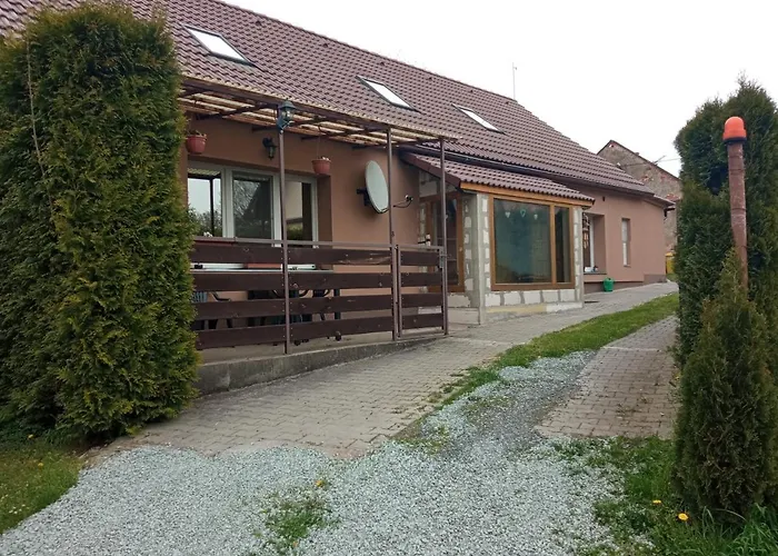 Villa Cely Rodinny Dum Na Venkove *